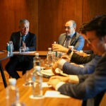 El alcalde de Sevilla, José Luis Sanz, se ha reunido hoy con el presidente del Banco Iberoamericano de Desarrollo, Sergio Díaz-Granados
