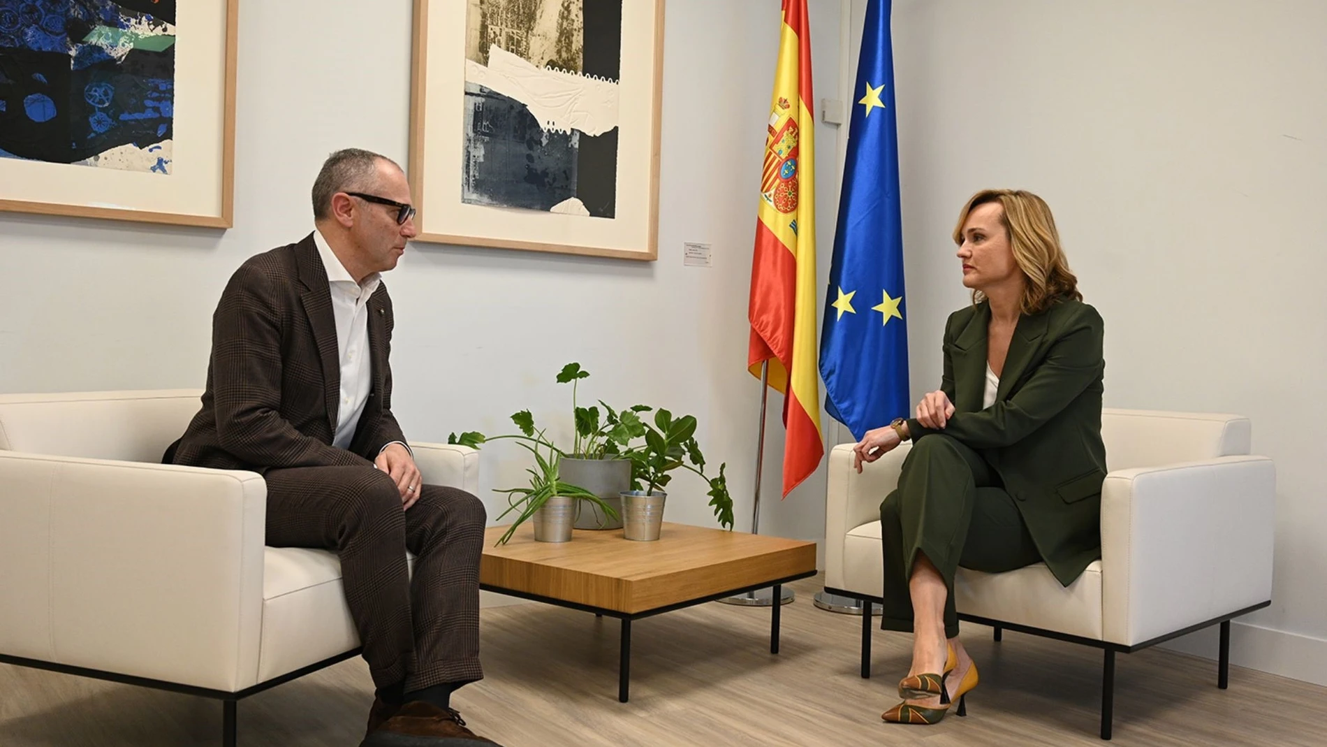 Pilar Alegría se reúne con Stefano Domenicali, presidente y CEO de la Fórmula 1 MINISTERIO DE EDUCACIÓN, F. PROF 23/01/2024