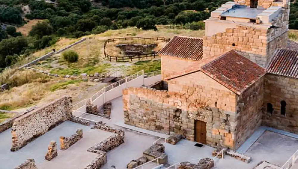 Vista aérea de Santa María de Melque situada en San Martín de Montalbán (Toledo)