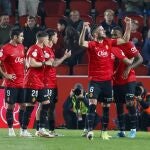 Los jugadores del Mallorca celebran el primer gol del partido
