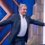 Entrada triunfal de Miguel Ángel Revilla a 'El Hormiguero' 