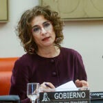 La vicepresidenta primera y ministra de Hacienda, María Jesús Montero, comparece en la Comisión de Hacienda del Congreso para informar sobre la política de su departamento