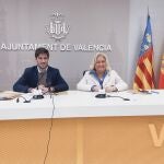 El portavoz, Juan Carlos Caballero, y la primer teniente de alcaldesa, María José Ferrer San Segundo