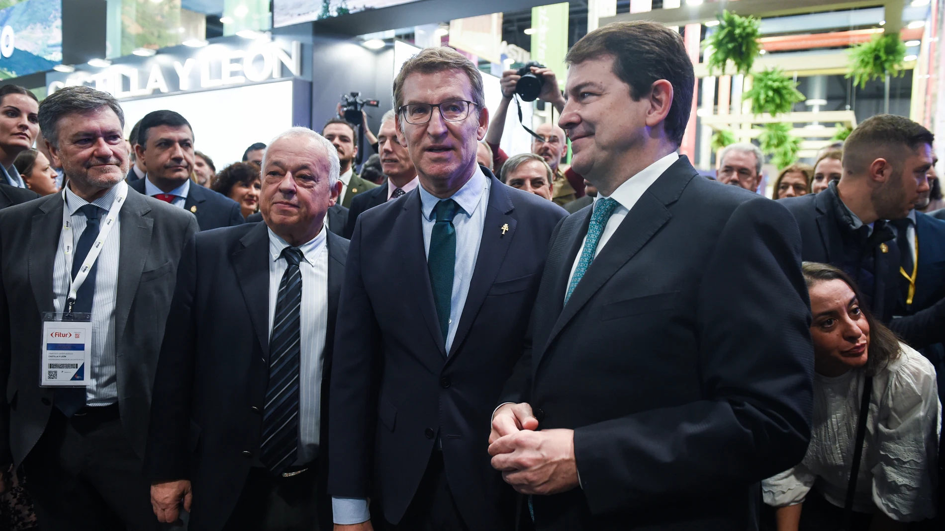 Feijóo acusa a Sánchez de "fariseísmo" porque autorizó espiar a Aragonés mientras negociaba con independentistas