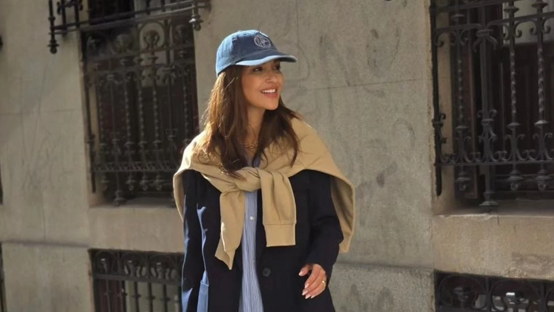 Paula Echevarría con zapatillas deportivas.