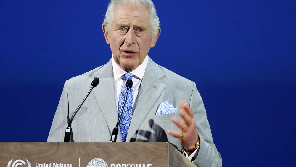 R.Unido.- Carlos III ingresa en el hospital para un tratamiento de próstata