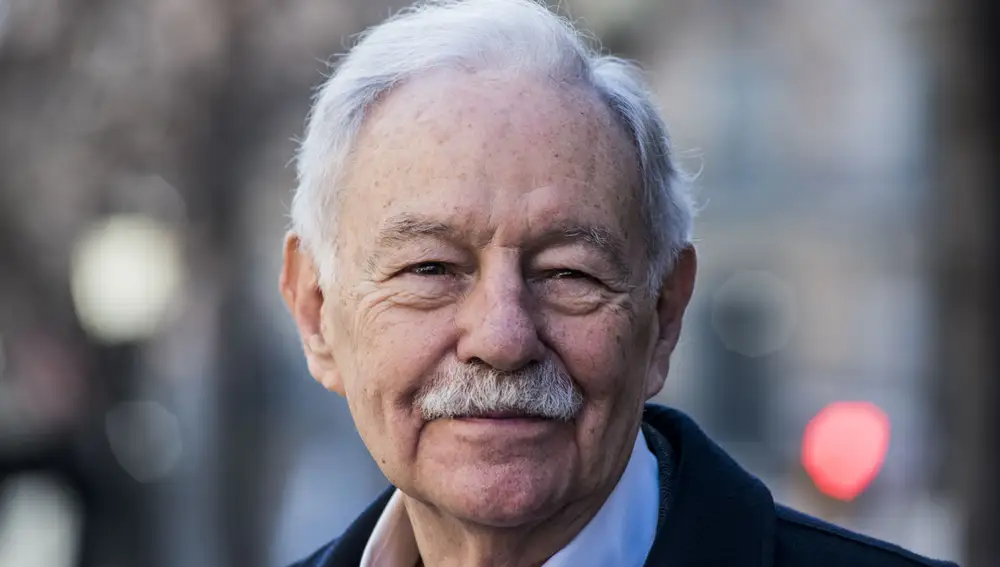 El escritor Eduardo Mendoza