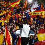 La presidenta de Madrid, Isabel Díaz Ayuso, durante su intervención en la manifestación contra la amnistía