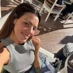 Los tank tops son un imprescindible en los looks más básicos