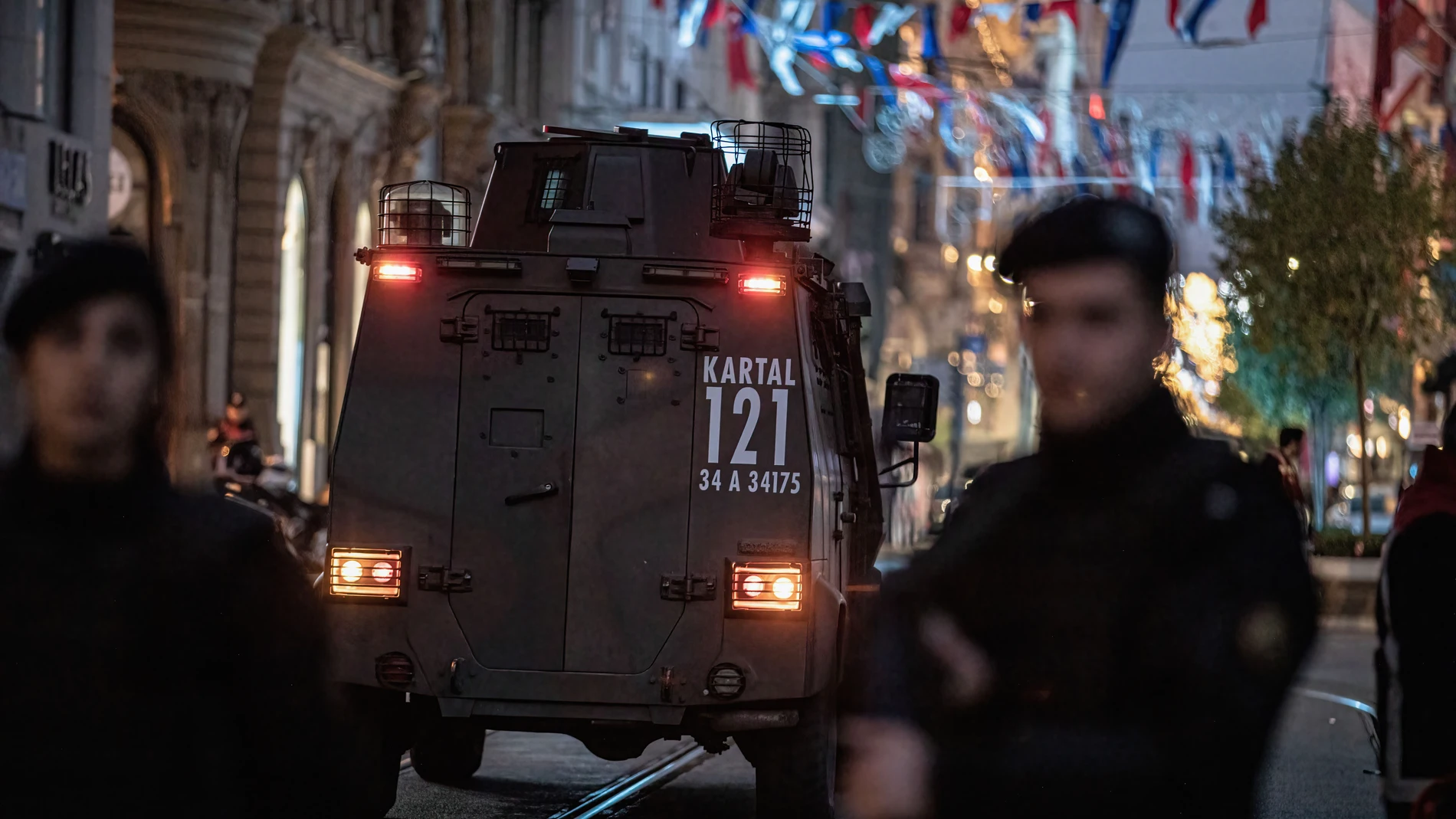 AMP.-Turquía.- Dos hombres armados matan a tiros a una persona durante un asalto a la iglesia de Santa María en Estambul