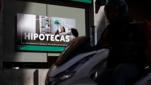 Cartel publicitario de hipotecas de una entidad bancaria