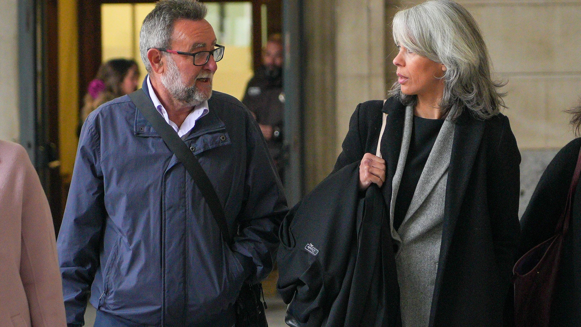 El ex secretario general de UGT-A, Francisco Fernández Sevilla a su llegada al juicio, a 29 de enero de 2024 en Sevilla, Andalucía (España). En la Audiencia de Sevilla, ha dado inicio el juicio contra la antigua cúpula de UGT-Andalucía, acusada de un presunto delito continuado de fraude de subvenciones valorado en más de 40 millones de euros.29 ENERO 2024Francisco J. Olmo / Europa Press29/01/2024