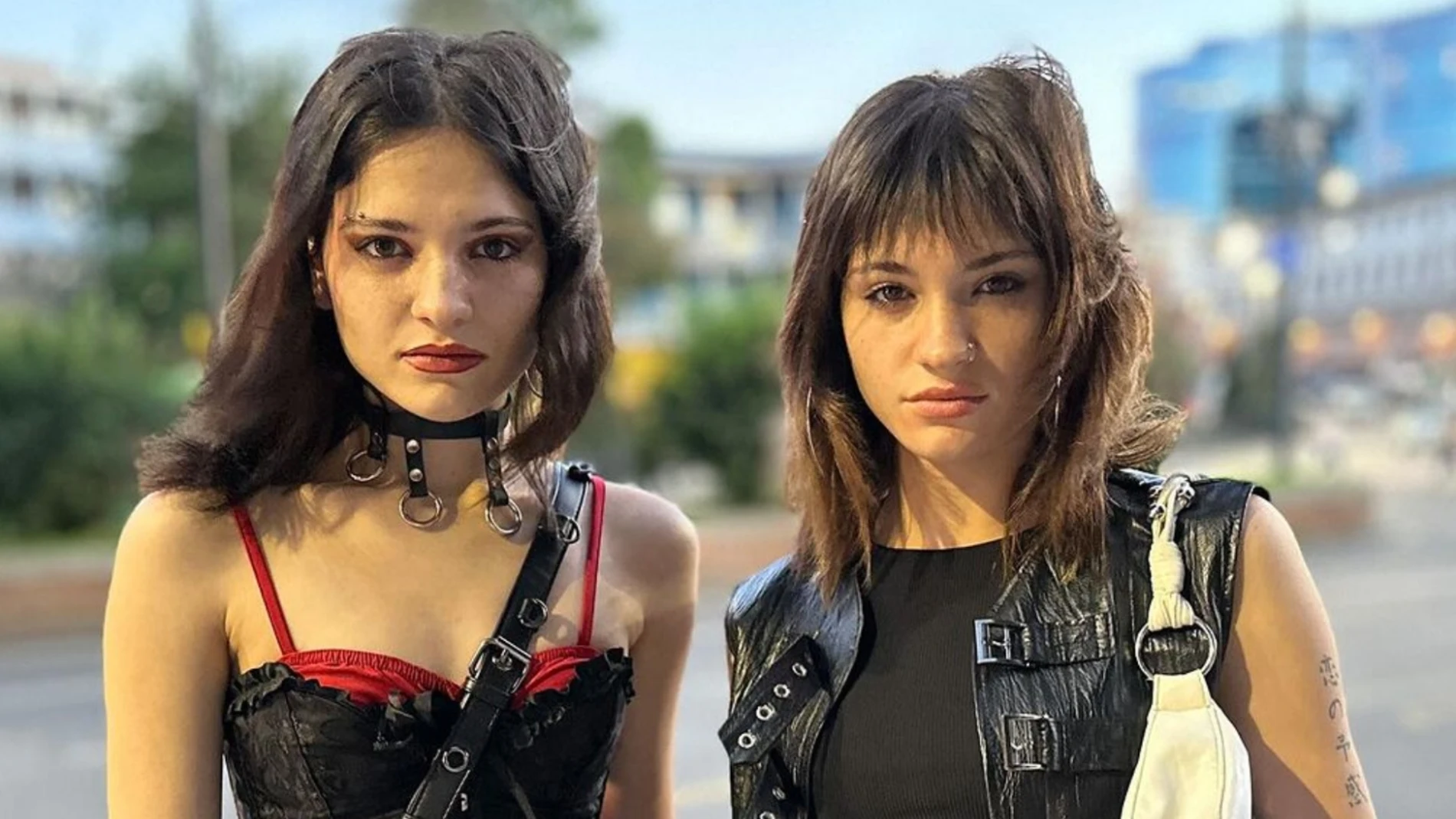 Dos gemelas idénticas, separadas al nacer, se reencuentran gracias a un vídeo de TikTok