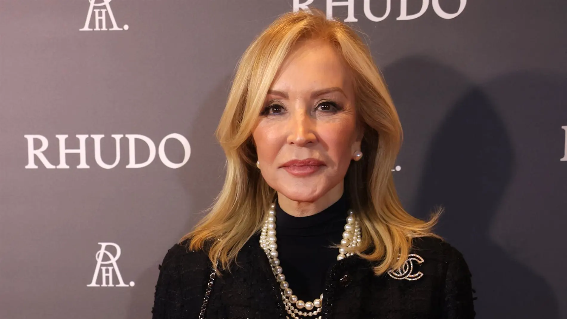 Carmen Lomana vuelve a derrochar estilo.
