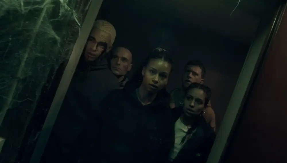 "Vermin: la plaga" está protagonizada por Théo Christine, Finnegan Oldfield o Lisa Nyarko