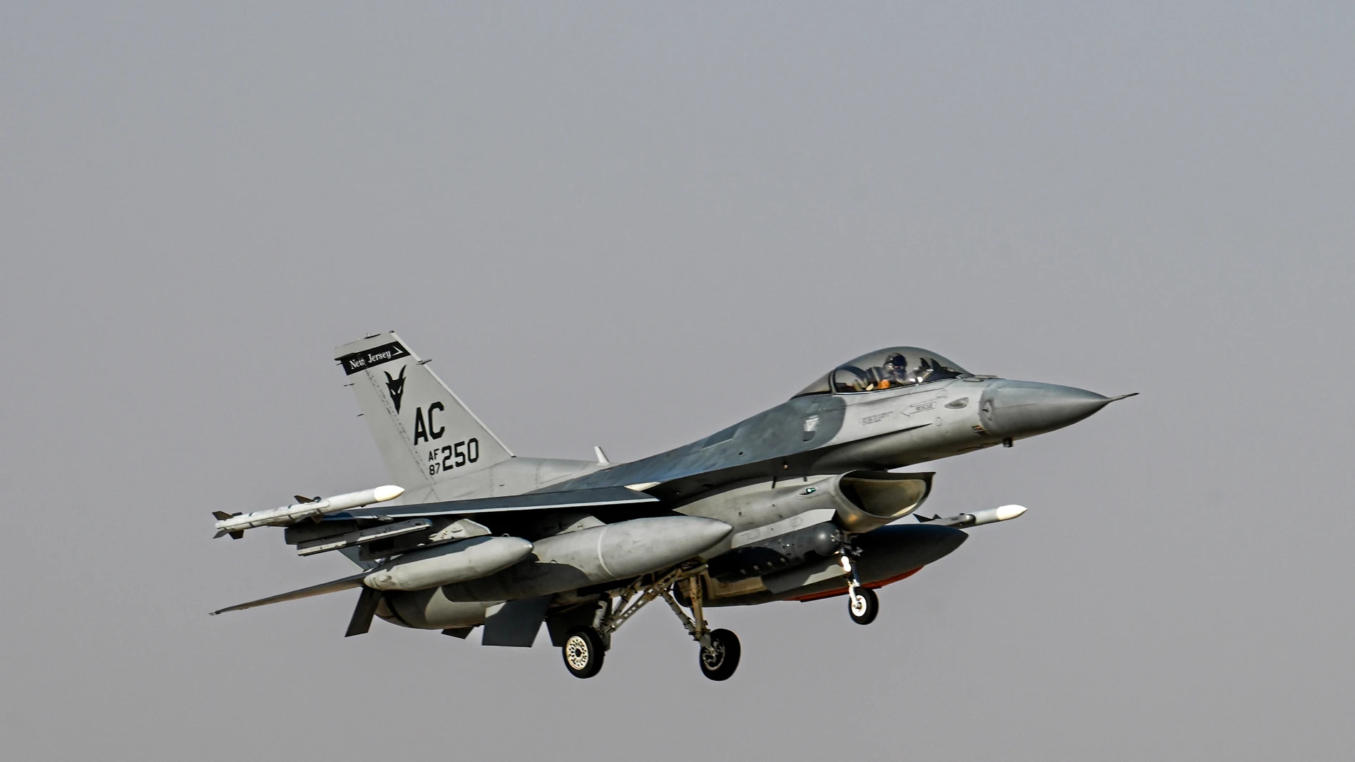 Imagen de archivo de un F-16