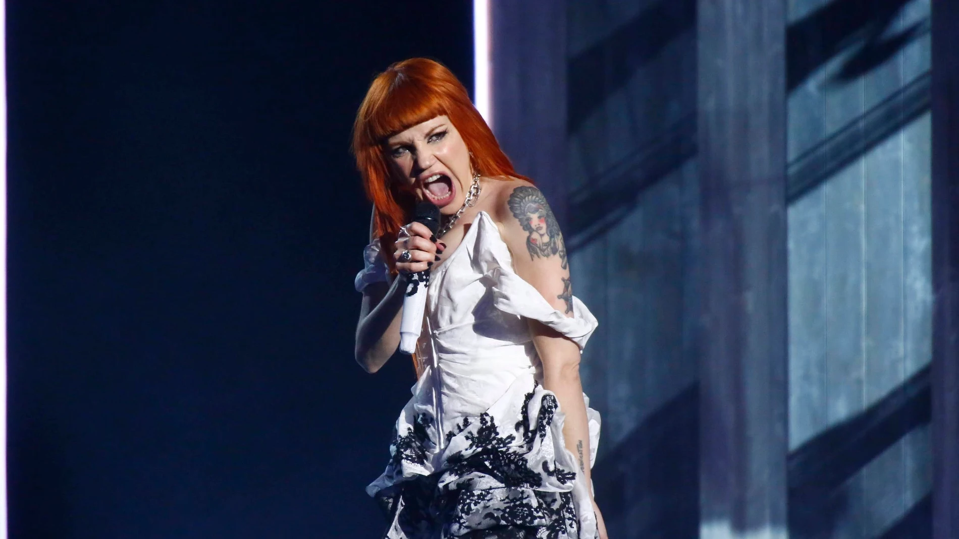 La cantante Angy Fernández durante su actuación en la primera semifinal del Benidorm Fest, en el Palau d’Esports L’Illa de Benidorm, a 30 de enero de 2024, en Benidorm, Alicante, Comunidad Valenciana (España). Los 16 artistas se dividen en dos grupos de ocho para las semifinales. Solo cuatro de cada grupo se clasifican para la final del próximo sábado 3 de febrero, donde optan a representar a España en el Festival de Eurovisión 2024. El ganador del Benidorm Fest saldrá de un sistema de votac...