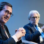Garamendi mantiene un encuentro con Sánchez Llibre sobre el sector laboral 
