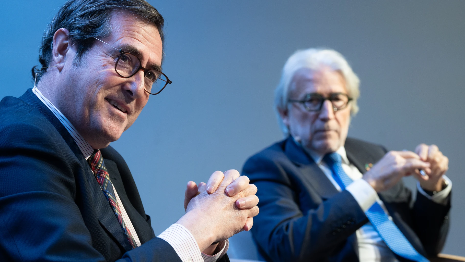 El presidente de CEOE, Antonio Garamendi (i), junto al presidente de Foment del Treball Nacional, Josep Sánchez Llibre (d), durante un coloquio en CaixaForum, a 31 de enero de 2024, en Barcelona, Catalunya (España). Durante el encuentro han tratado los retos a los que se enfrenta el sector laboral. 31 ENERO 2024;BARCELONA;CATALUNYA;SECTOR LABORAL;GARAMENDI;SÁNCHEZ LLIBRE David Zorrakino / Europa Press 31/01/2024