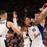 Vesely intenta deshacerse de la presión de Hackett