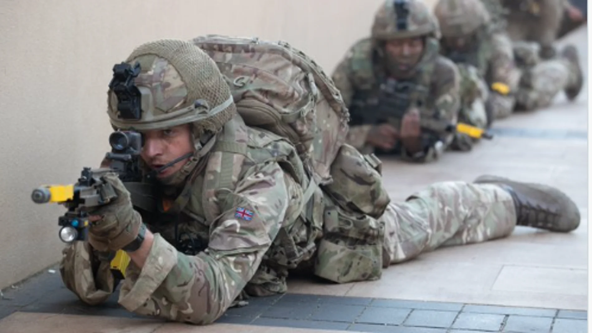 Soldados británicos, durante las maniobras