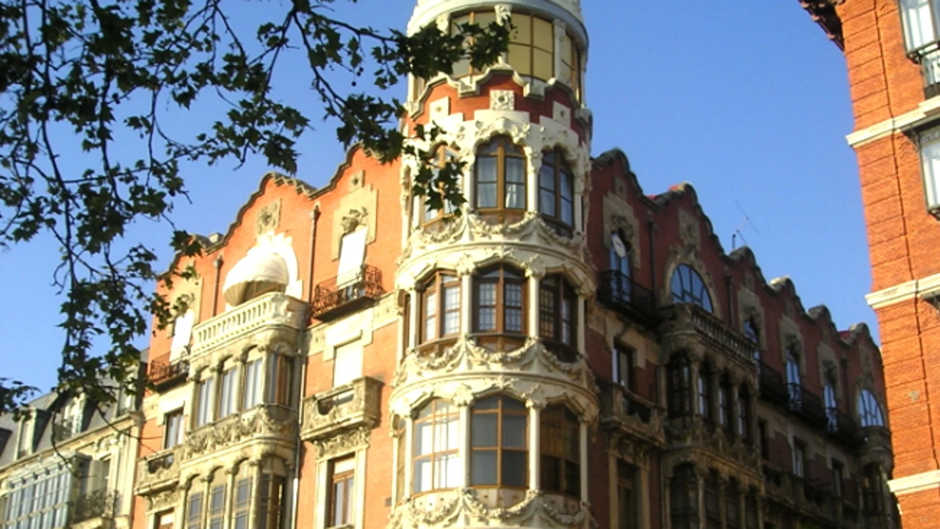 Torreón y fachada de la Casa del Príncipe, en Valladolid