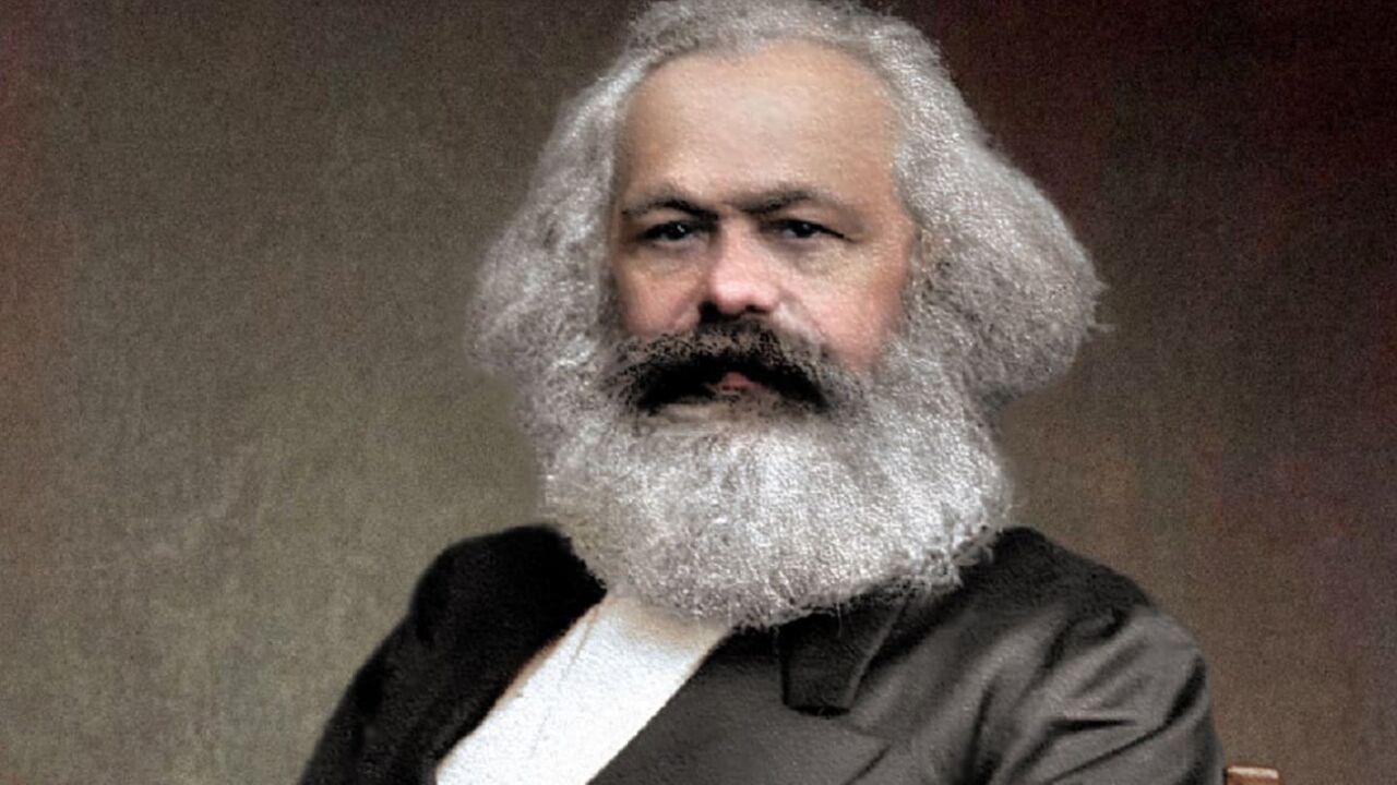 Por qué Karl Marx dijo: "El capital es trabajo muerto que sólo se reanima, a la manera de un vampiro, al chupar trabajo vivo, y que vive tanto más cuanto más trabajo vivo chupa"