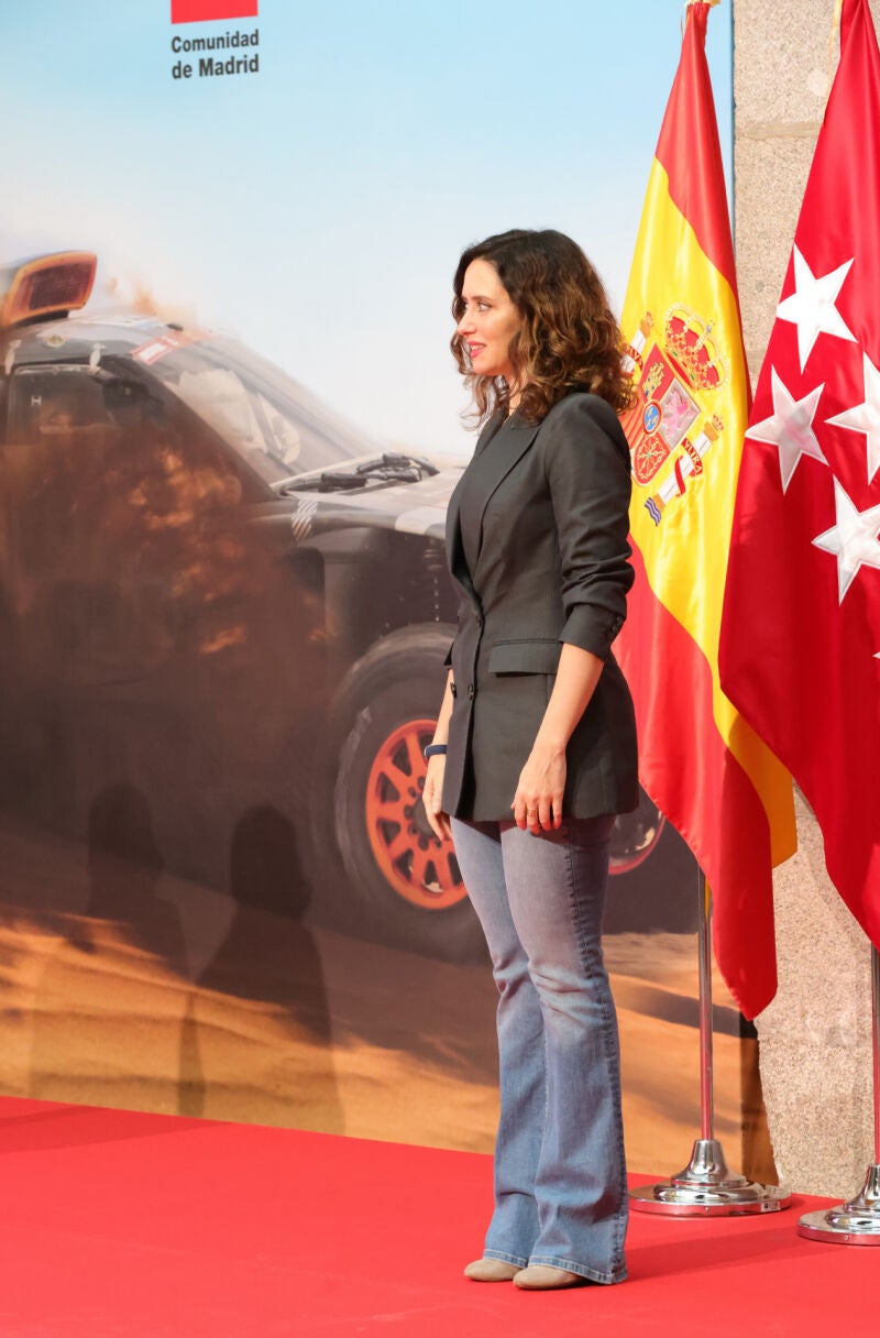 Isabel Díaz Ayus con vaqueros.
