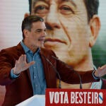 Pedro Sánchez interviene en un mitin en Ourense