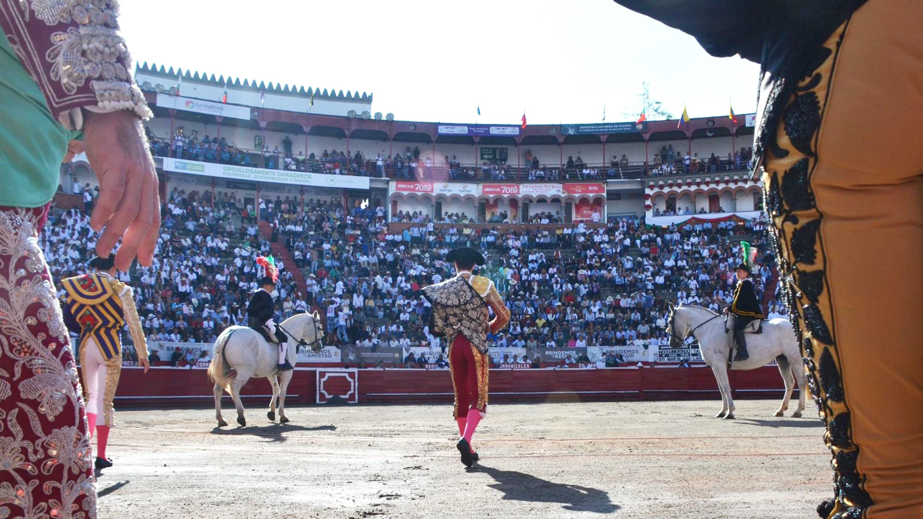 Paseíllo en la plaza de toros de Manizales/2024