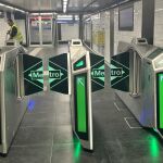 Las estaciones de Metro de Cuatro Caminos y Reyes Católicos estrenan tornos inteligentes