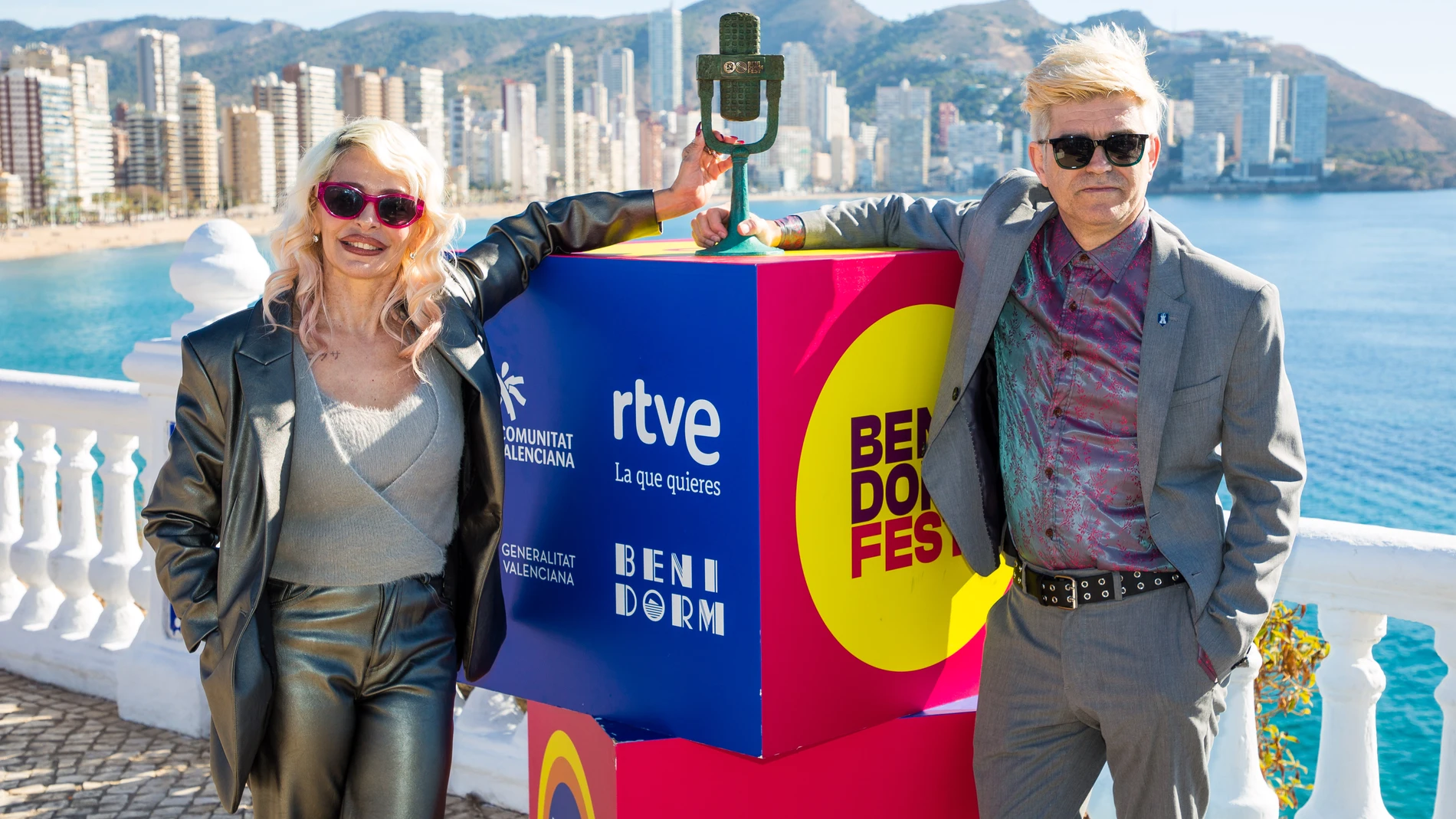 El grupo Nebulossa posa tras ganar el Benidorm Fest 2024, en el Mirador del Castillo, a 4 de febrero de 2024, en Benidorm, Alicante, Comunidad Valenciana (España). La formación Nebulossa ha sido elegida, con su canción ‘Zorra’, entre 16 aspirantes en el concurso que organiza Radiotelevisión Española (RTVE) cada año para elegir al artista y la canción que representará a España en el Festival de Eurovisión 2024. La 68ª edición de Eurovisión tiene lugar en Malmö el próximo mes de mayo. 04 FEBRE...