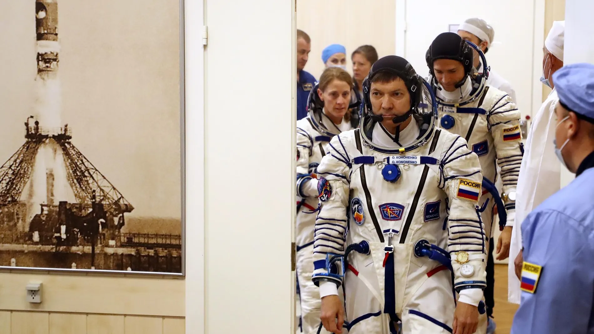 El cosmonauta ruso Oleg Kononenko en primer plano