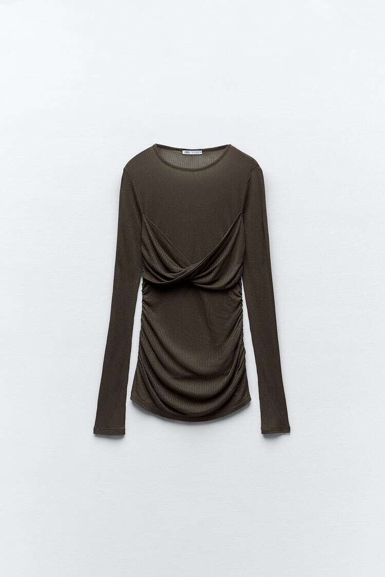 Camiseta transparente.