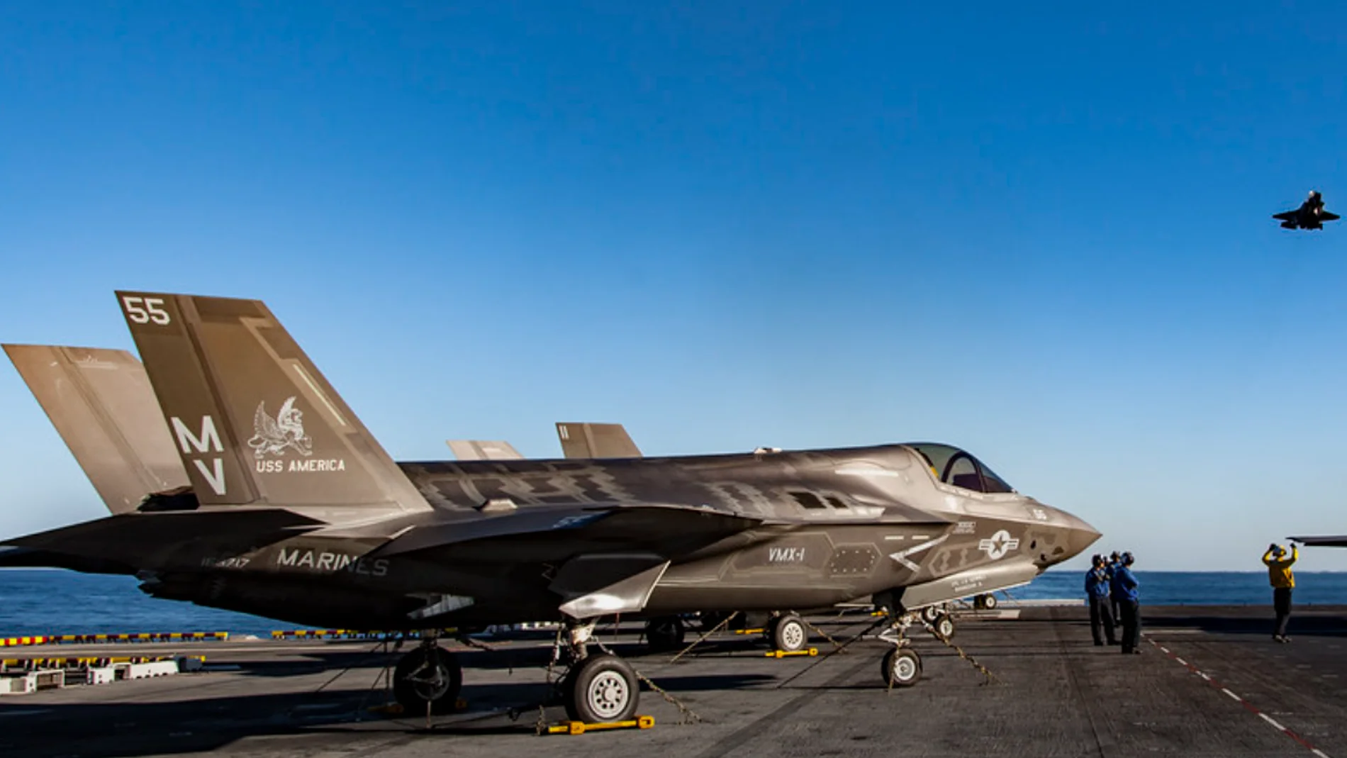 Un F-35 en un portaaviones de EEUU