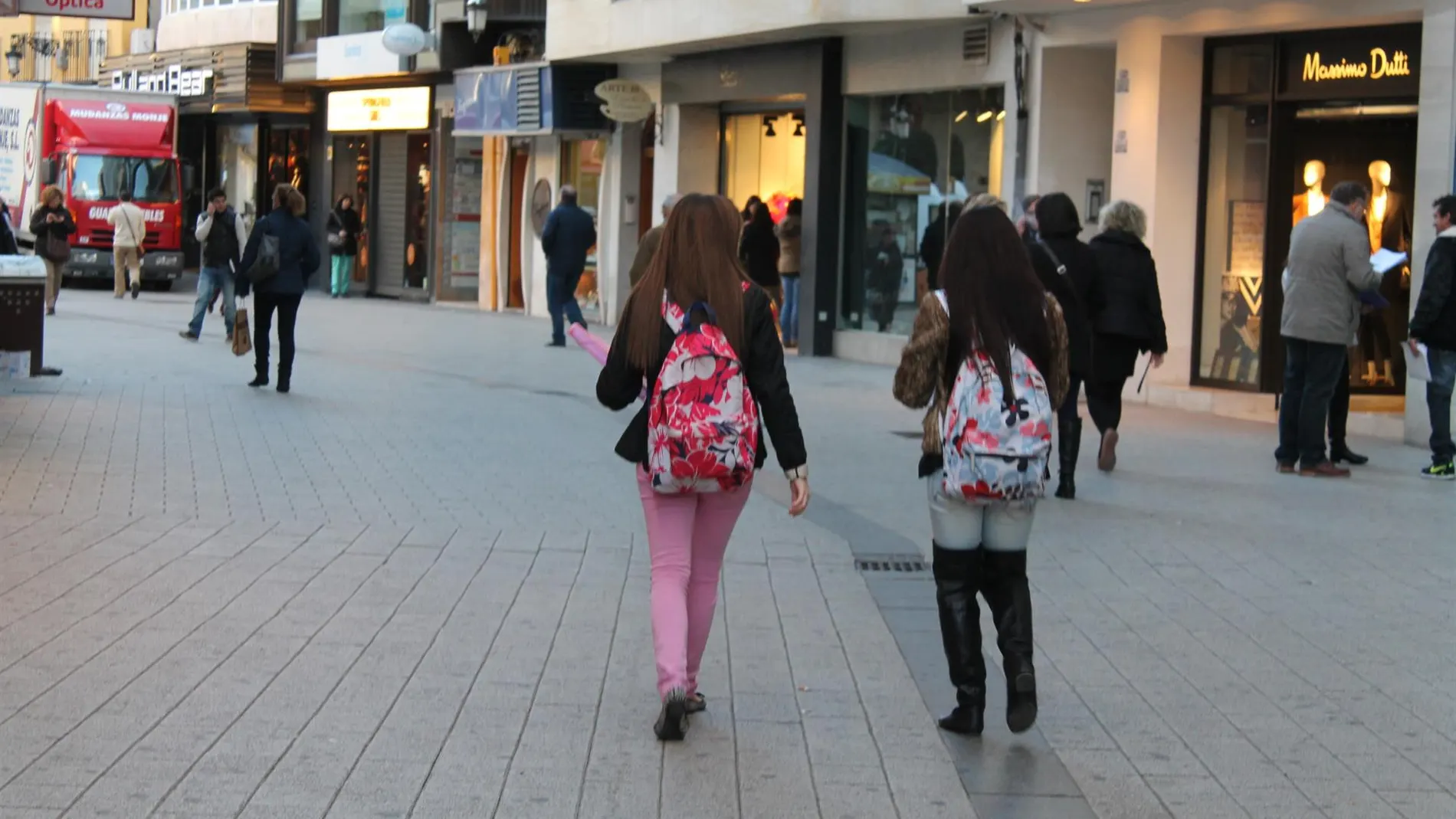 Uno de cada 4 jóvenes dice sentirse solo y el 70% sufre o ha sufrido soledad no deseada en algún momento, según estudio