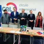 Carlos Pollán y Julio César Álvarez durante la presentación del certamen