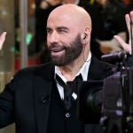 John Travolta se convierte en el foco de burlas en la 74ª edición de San Remo