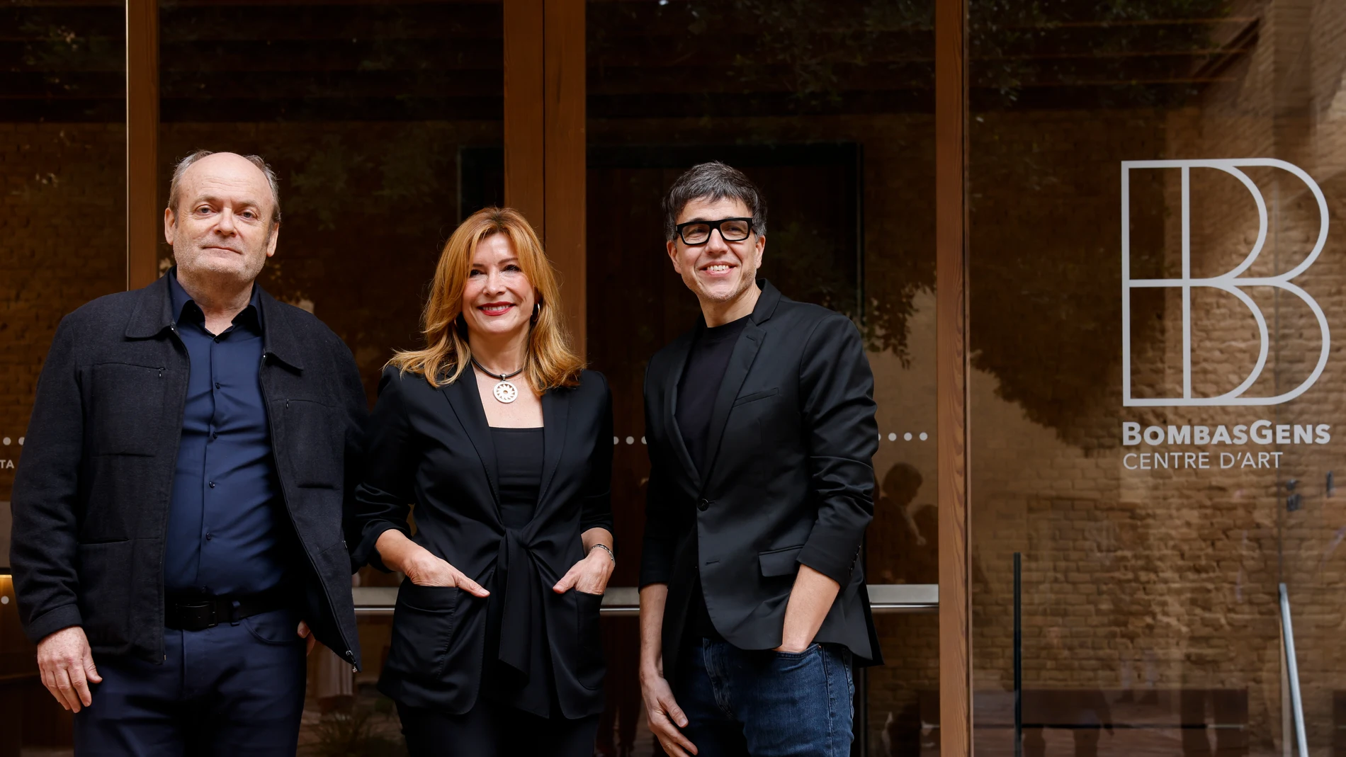 La vicepresidenta ejecutiva de la Fundació Per Amor a l´Art, Susana Lloret, el presidente de Mama Cultura, Artur Duart (i), y el fundador y director de Layers of Reality, Jordi Sellas