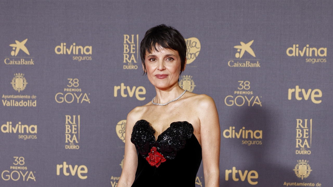 La serie de asesinos, traumas y secretos familiares que pone a Elena Anaya e Imanol Arias rumbo a EE.UU.