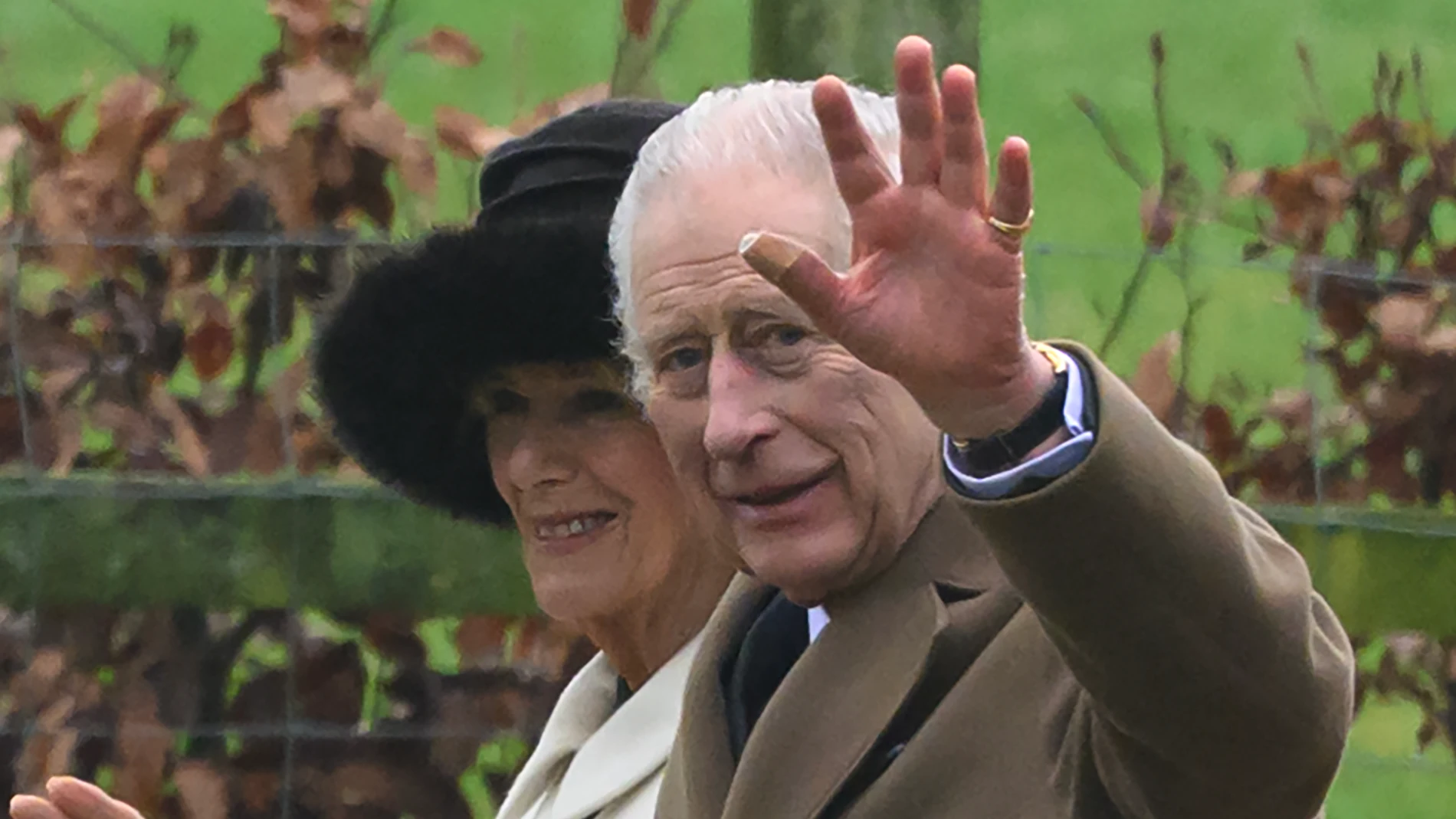 El rey Carlos III en el servicio religioso de la iglesia Santa María Magdalena en Sandringham