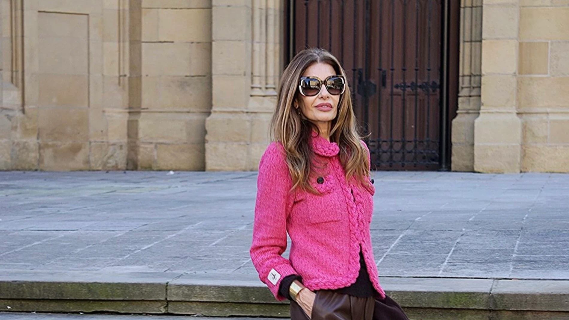 Pilar de Arce con chaqueta rosa