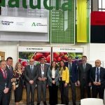 El director de la Fundación Caja Rural del Sur con una amplia representación del sector en Fruit Logistica.