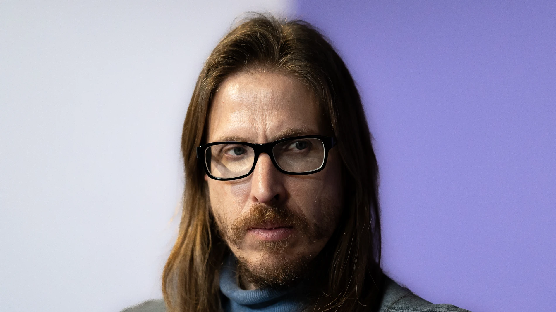 El secretario de Organización y portavoz de Podemos, Pablo Fernández, durante una rueda de prensa, en la sede del partido, a 12 de febrero de 2024, en Madrid (España). Durante la rueda, Podemos ha abordado el registro de una proposición de ley para reforzar la Ley de Cadena Alimentaria, entre otras cuestiones. 12 FEBRERO 2024;MADRID;PODEMOS;RUEDA DE PRENSA;LEY DE CADENA ALIMENTARIA Diego Radamés / Europa Press 12/02/2024