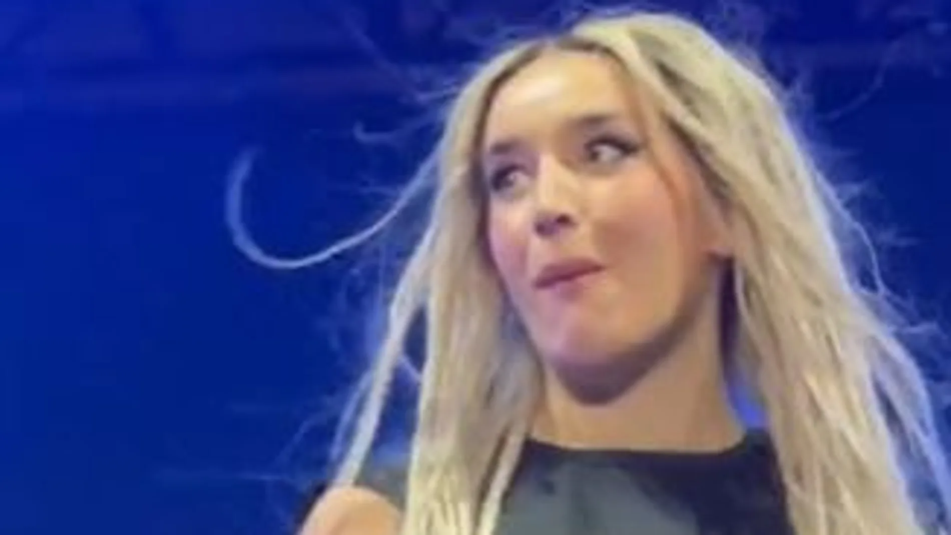 El desliz sexual de Lola Índigo en el concierto de la Copa del Rey de Baloncesto