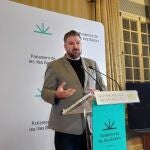 Lluís Apesteguia, de Mes por Mallorca, contra la árbitra