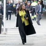 El look de la Reina Letizia para una mañana de reuniones.