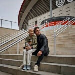 Gonzalo Caballero y María a las puertas del Wanda Metropolitano