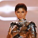 Zendaya vestida de robot.