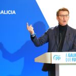 18F.- Feijóo nota "un olor a mayoría absoluta total" e insiste en que no votar al PP o abstenerse favorece al BNG